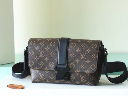 EH - Louis Vuitton Men Bags - 320 Online now